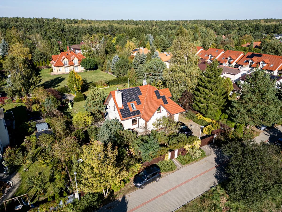 Dom wolnostojący w Skierdach z ogrodem, widok z lotu ptaka